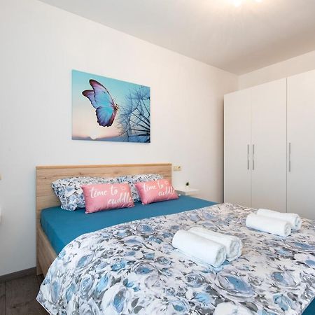 Apartman Jelena Vrbnik Exterior photo